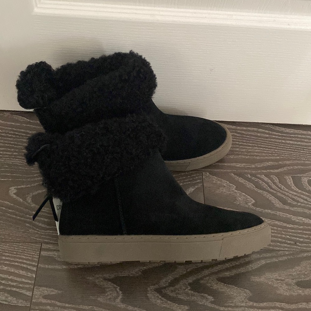 NWOB Cougar waterproof sherpa winter boots US7